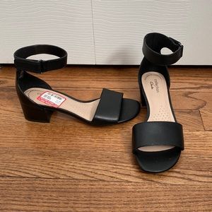 Clarks Caroleigh Anya Black Sandal